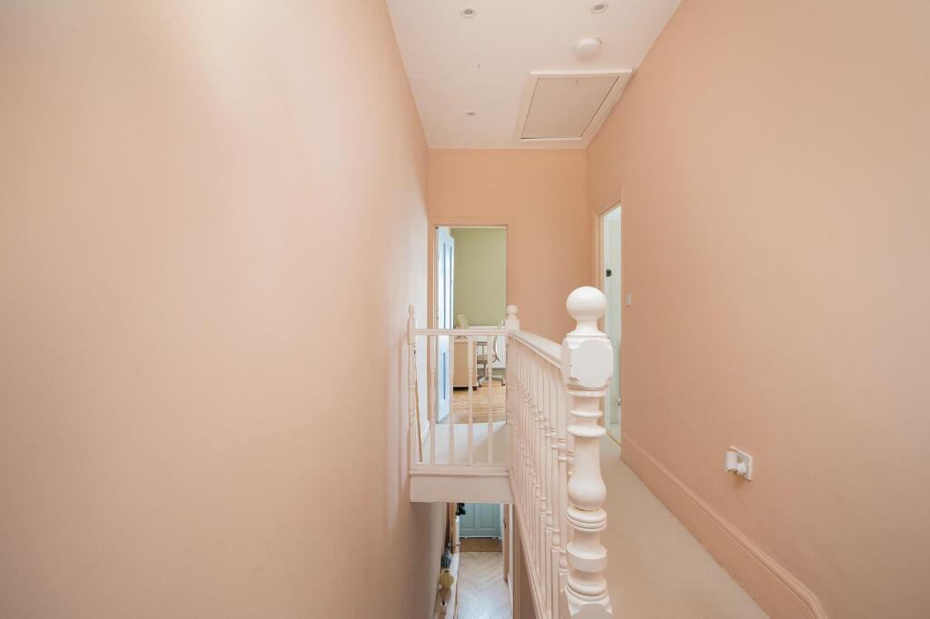 1R8HEE - Landing A.jpg