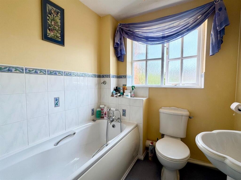 Bathroom.jpg