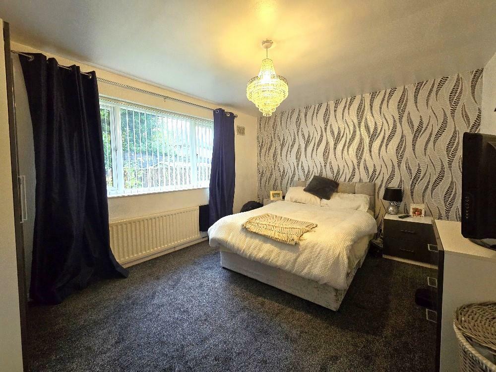 Bedroom 1.jpg