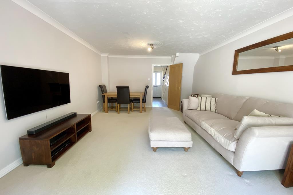 Lounge/Dining Rm