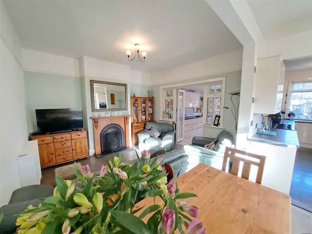 Open Plan Kitchen/Diner/Sitting Room