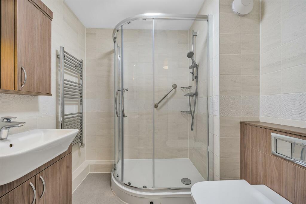 Shower Room.jpg
