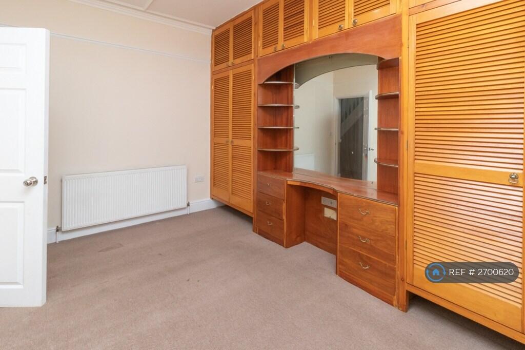 Studio Flat 2