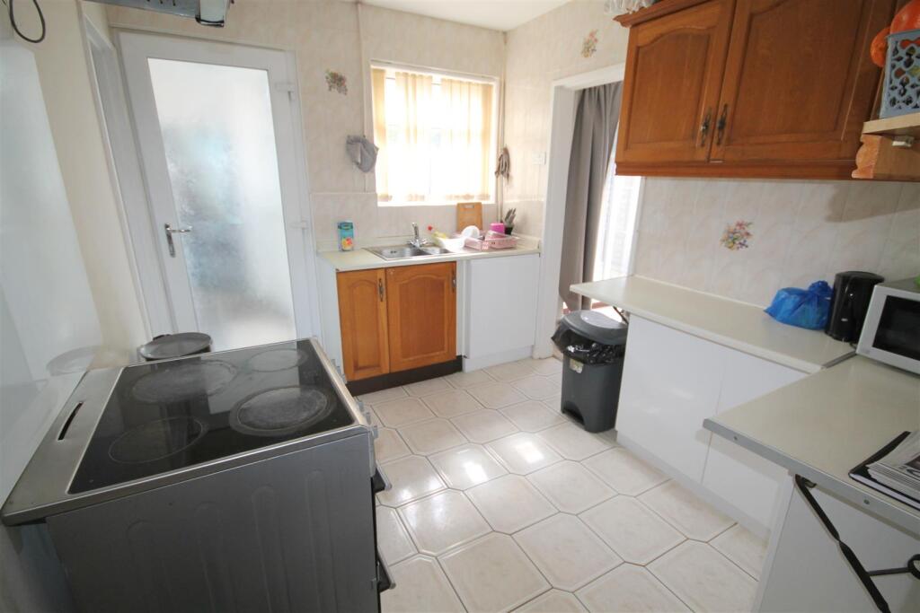 DW Kitchen.JPG