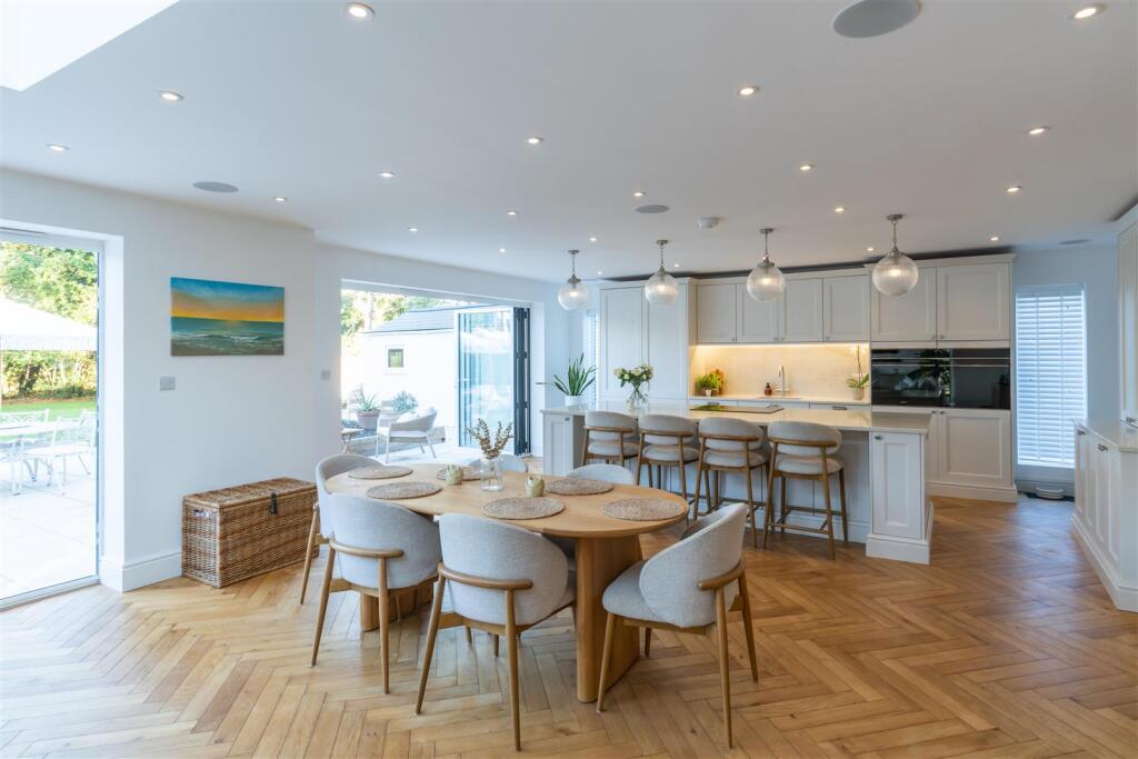 Kitchen/Dining