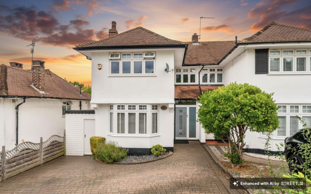 Hillcroft Crescent, Watford, WD19