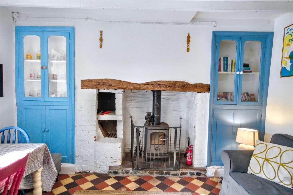 Living/dining room