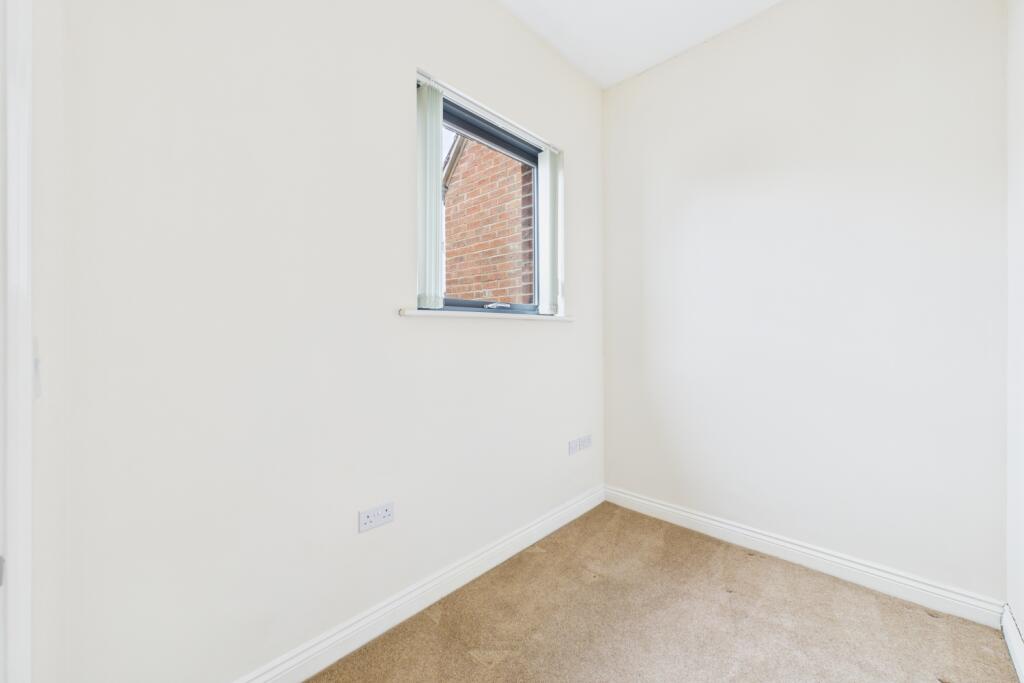 CAM03162G0-PR0331-STILL013