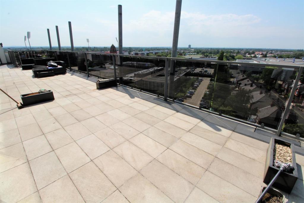 balcony .jpg