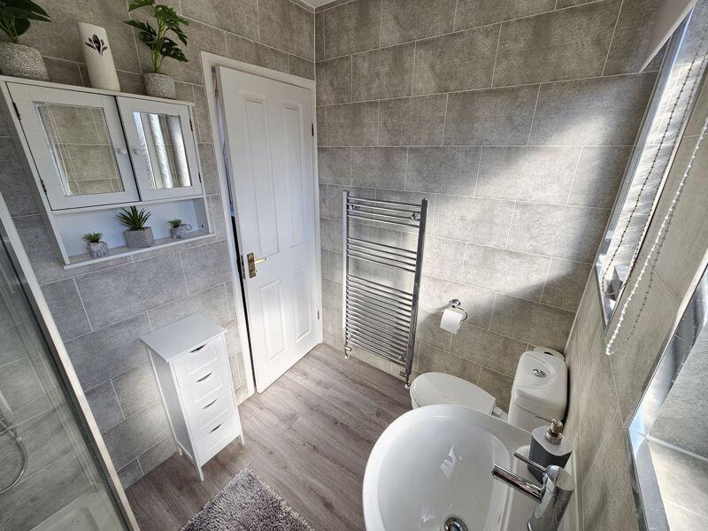 Shower Room Additional Image 