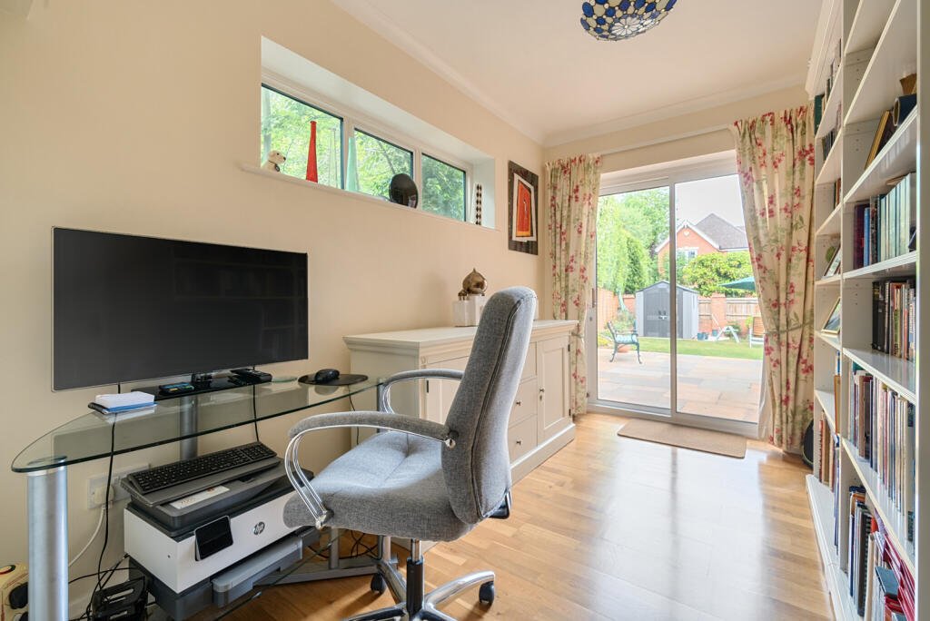 1295486-33-682f3c...