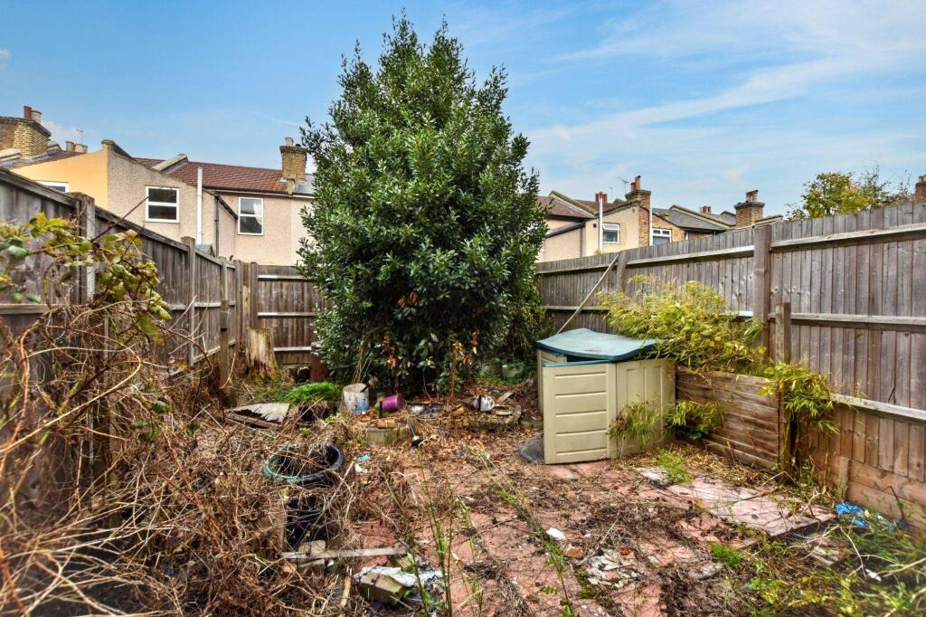 18 Ronver Road, London, SE12 0NJ