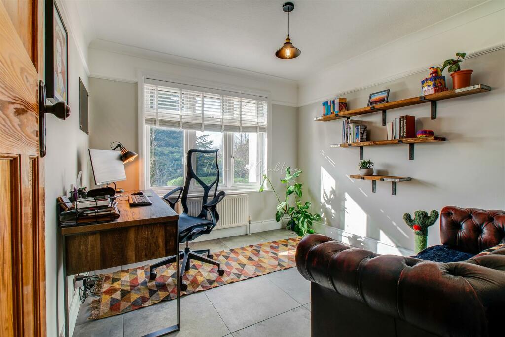 Holybush Road, Cyncoed, HernCrabtree (56).jpg