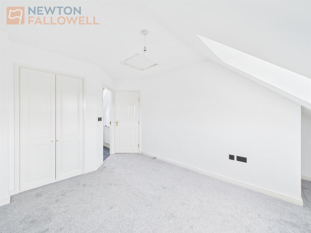 Master bedroom 1a.jpg