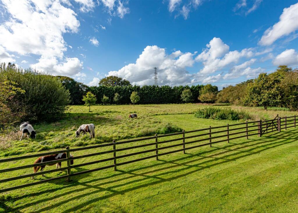 Summer Leys-external8.jpg