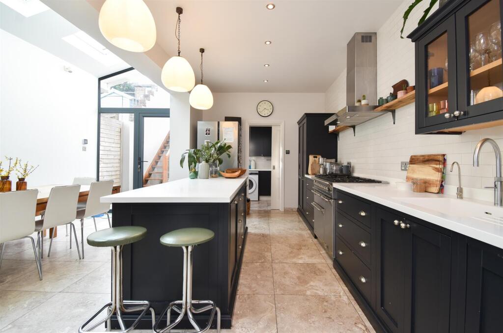 Open plan kitchen/diner