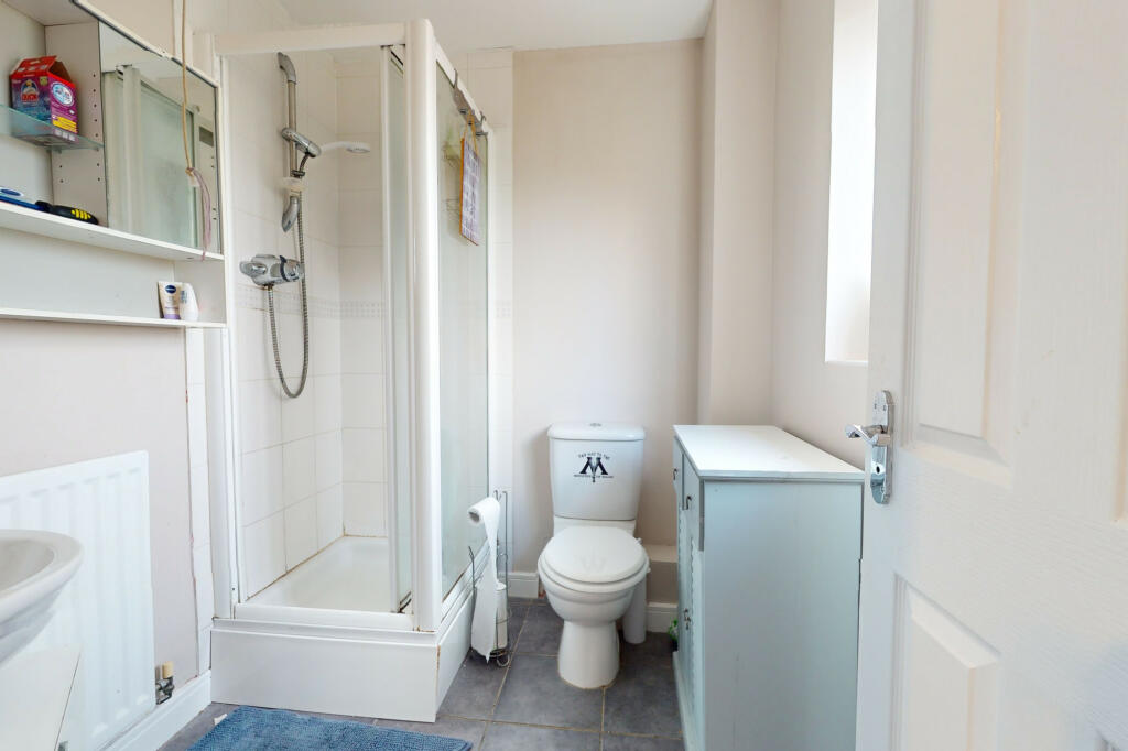 EN SUITE