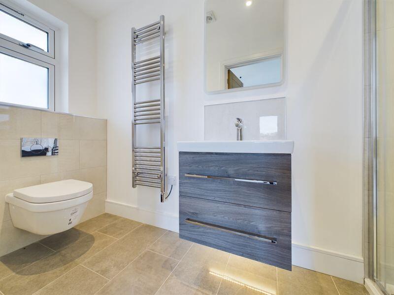 en-suite shower room