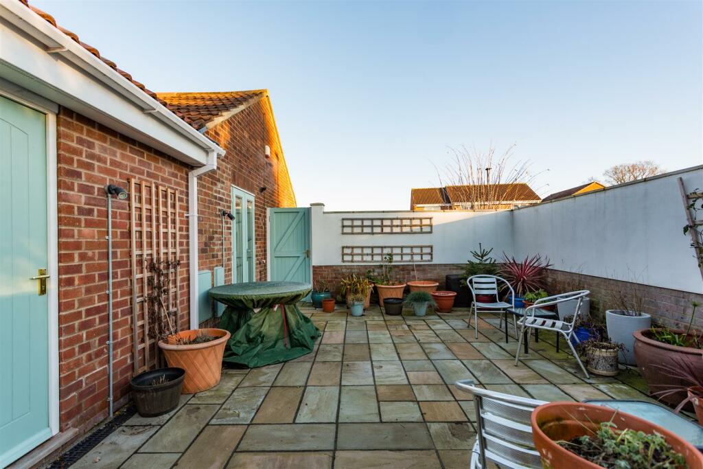 9 Lancaster Way-03.jpg