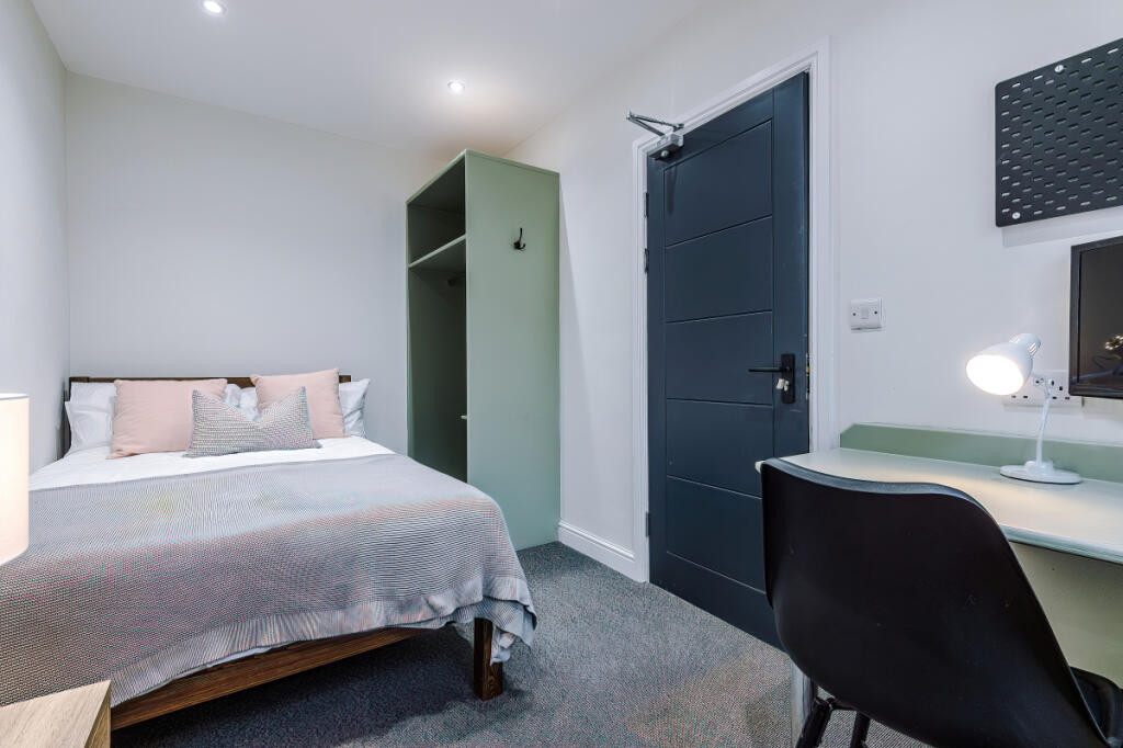 6 Capricorn Way, Bedroom 1