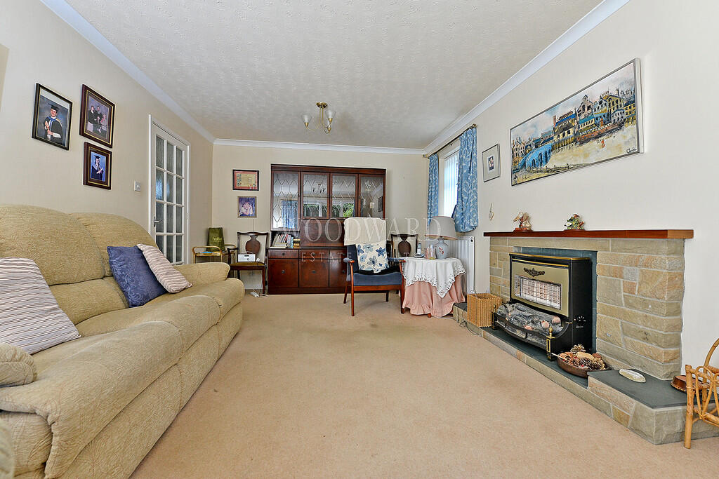 Living/Dining Roo...