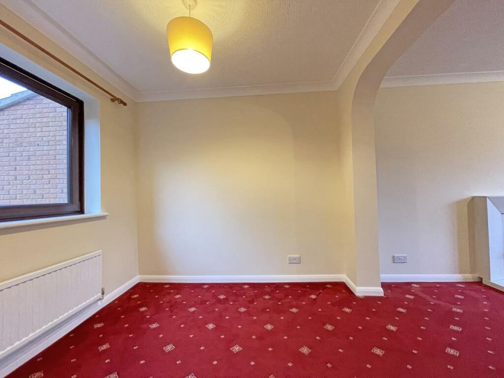 Ashtree Close 2 Dining Area 2.jpg