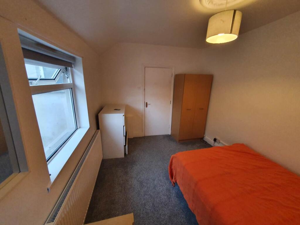 First Floor Rear Bed