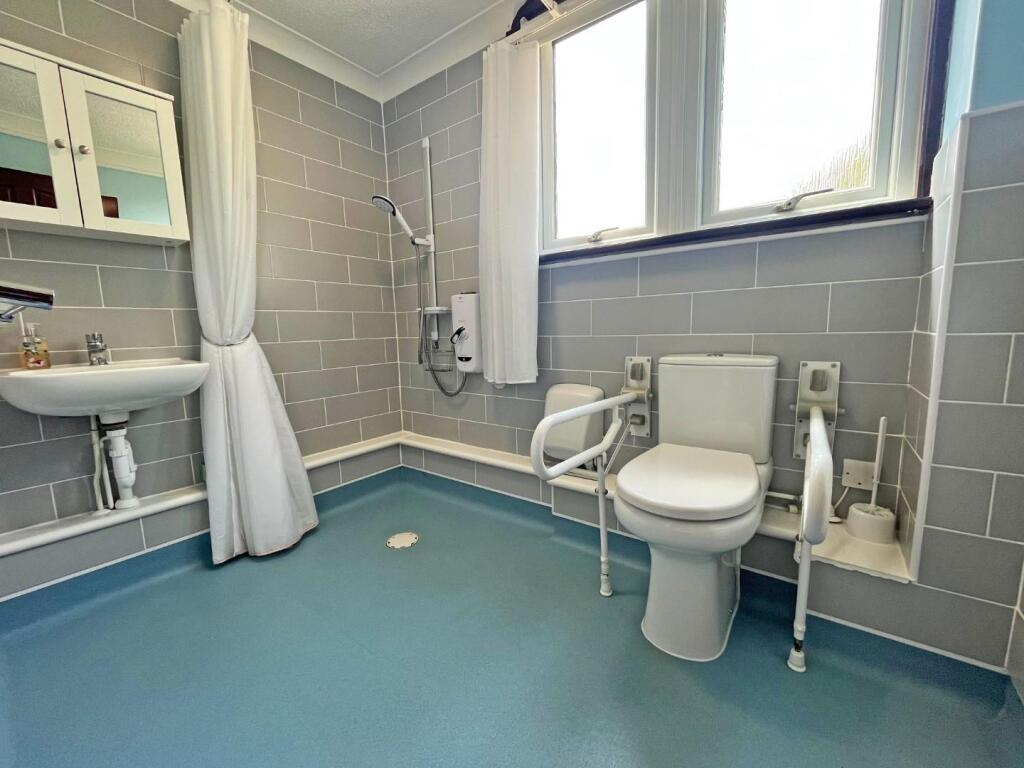 Shower room.jpg