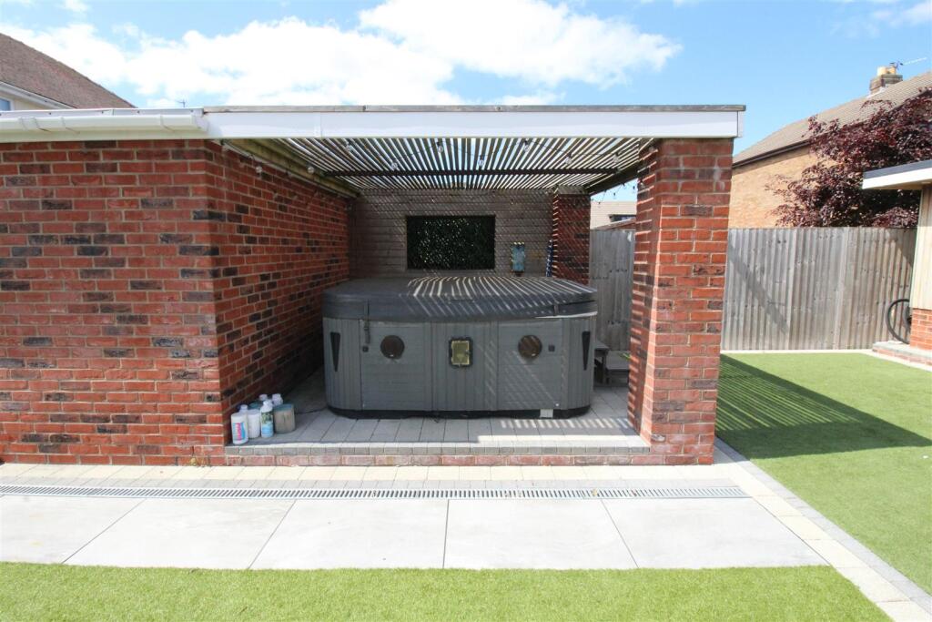 Church Road, 275, hot tub.JPG