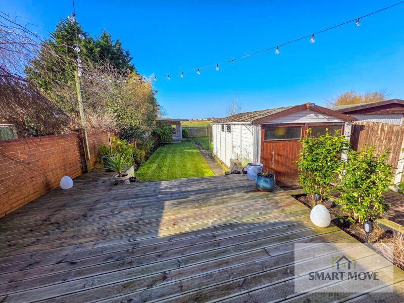 Decking &amp; Rear Garden