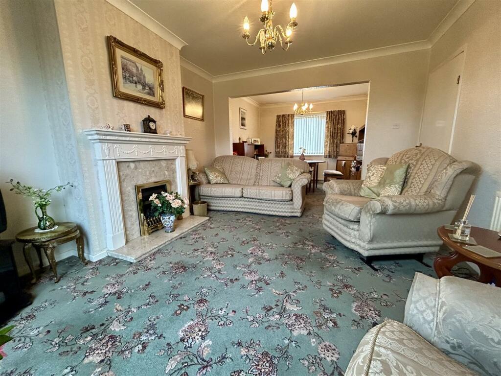 Lounge v2.jpg