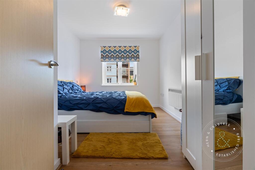 Pentland Close, HernCrabtree (11).jpg