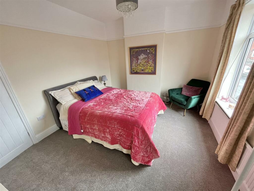 Bedroom 1 .jpg