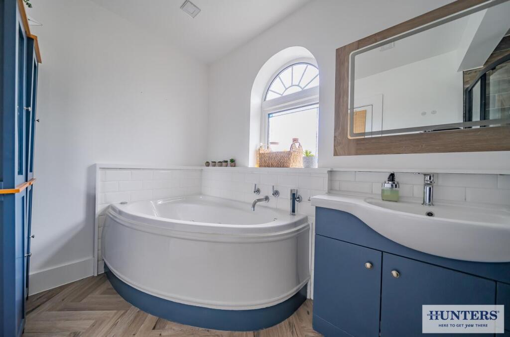 Family Bathroom View 2