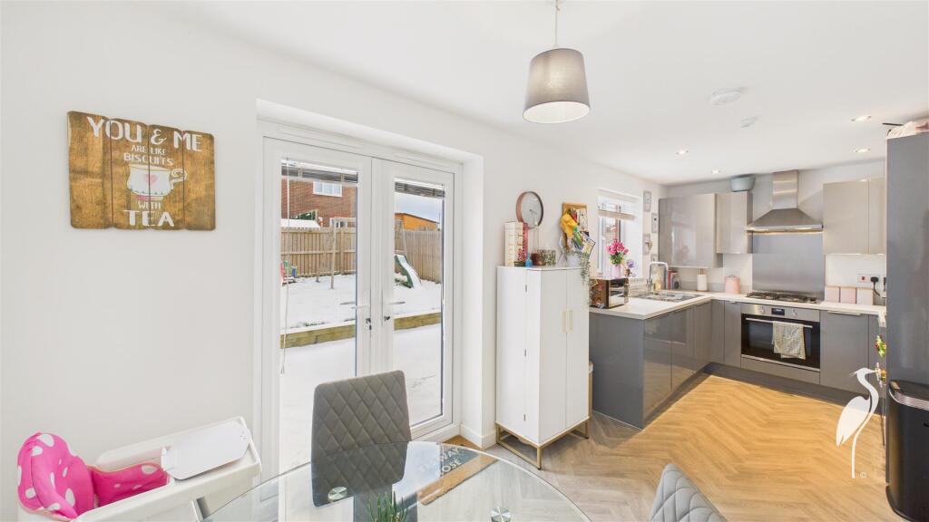 Kitchen &amp; Dining Area