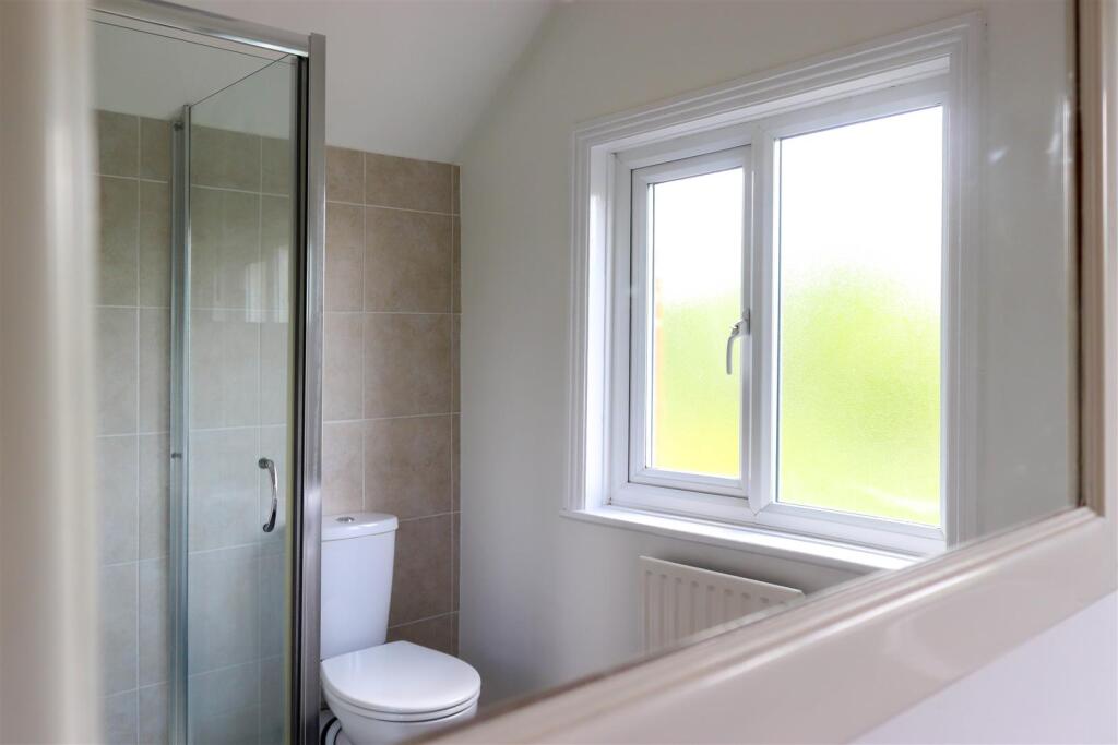 26. Bathroom 1.5.jpg