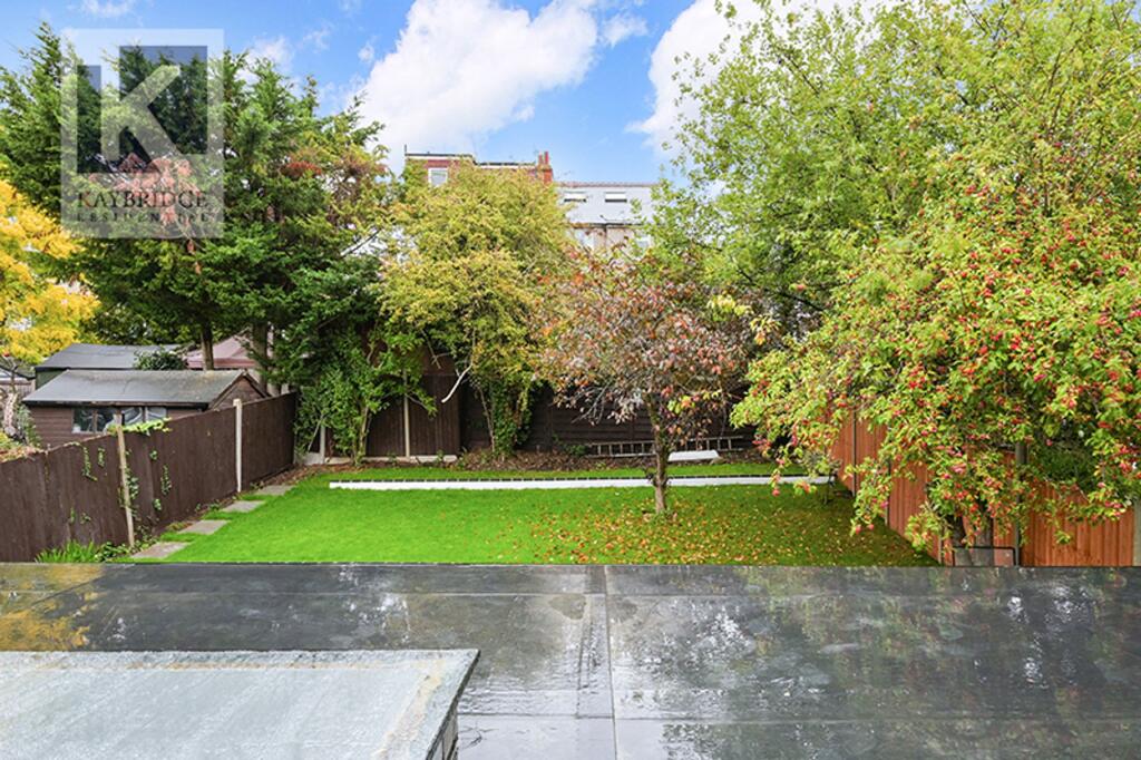 Donnington Road, Worcester Park - KT4 8EN