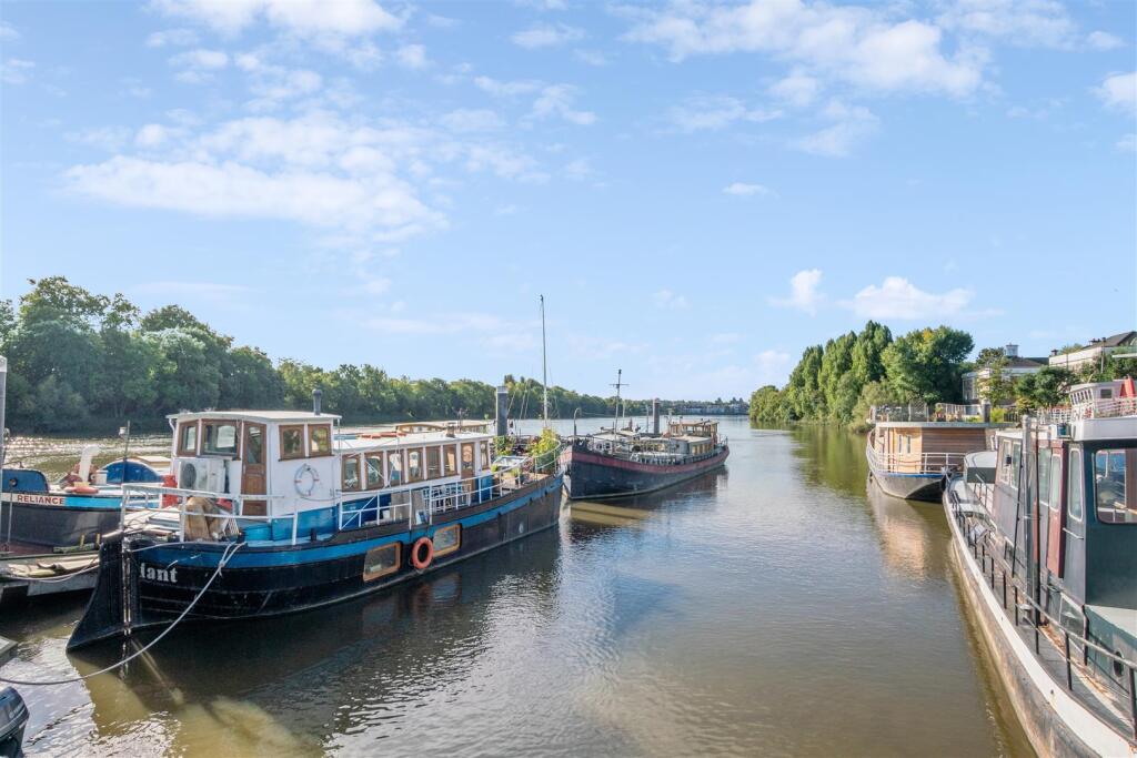 Osier Mews, W4 - FOR SALE