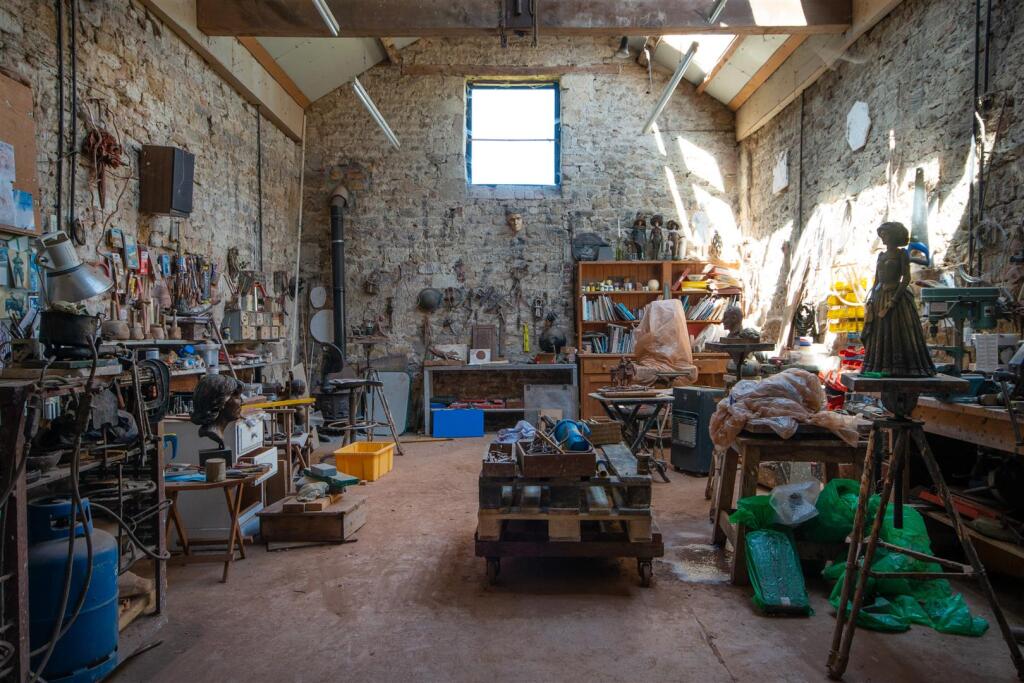 Studio Barn.jpg