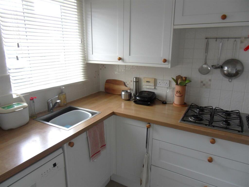 kitchen2.JPG