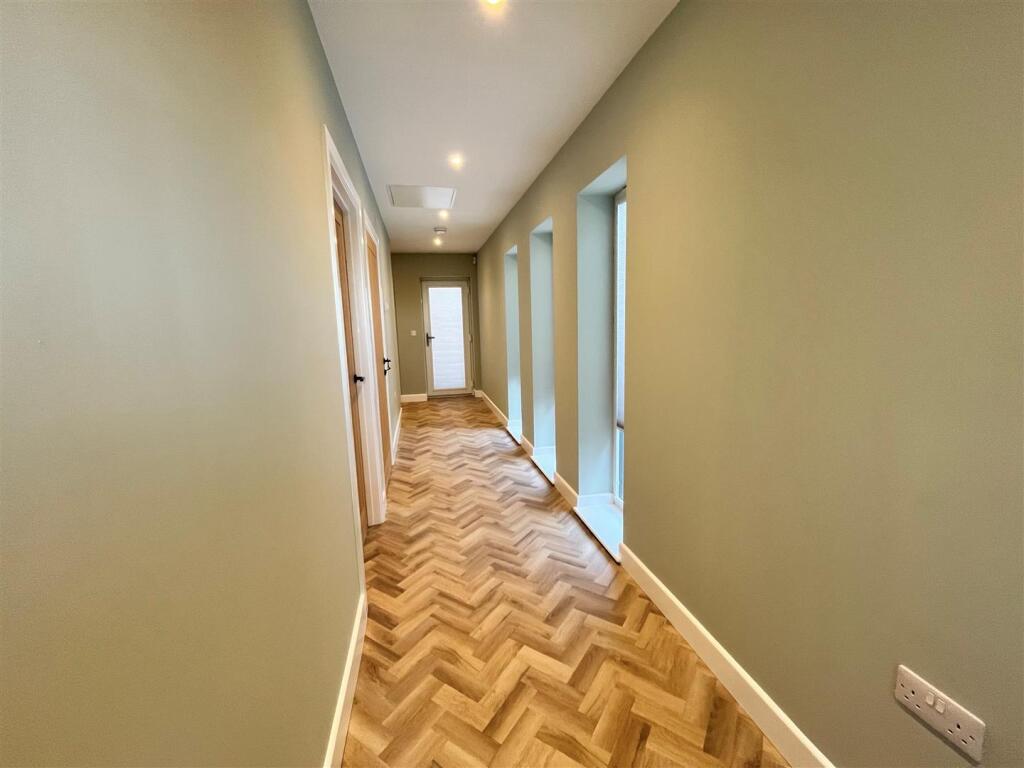 Hallway.jpg