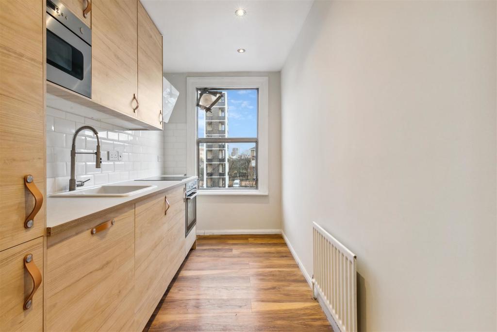 49D Gresham Road-1.jpg