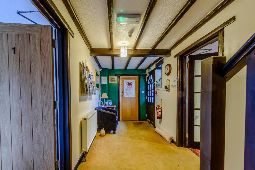 8529859-Interior07