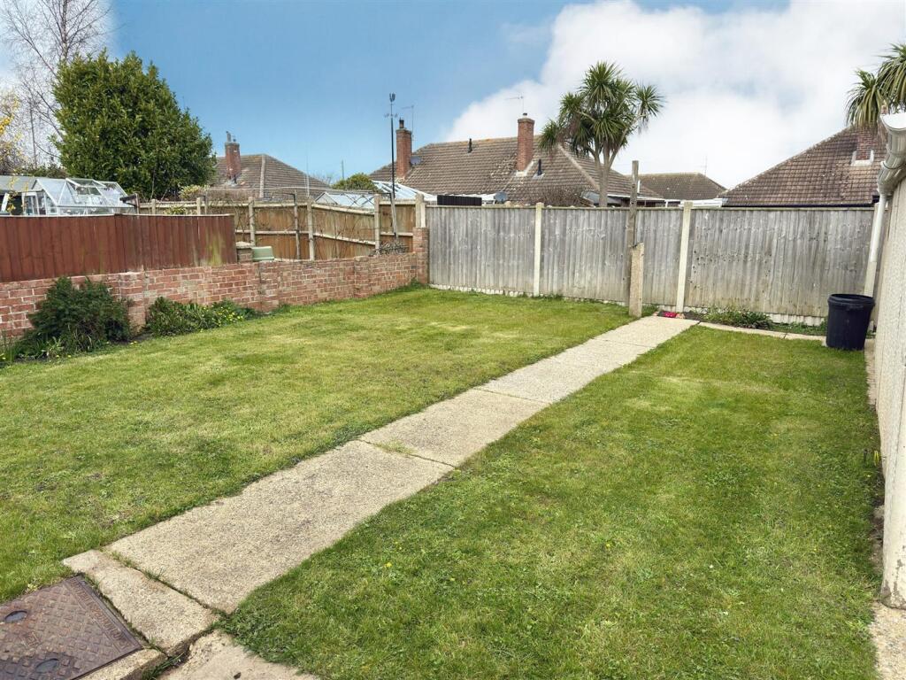 GARDEN REAR.jpg