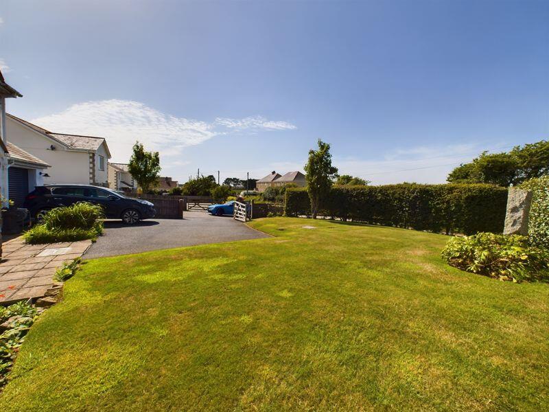 Front garden / parking