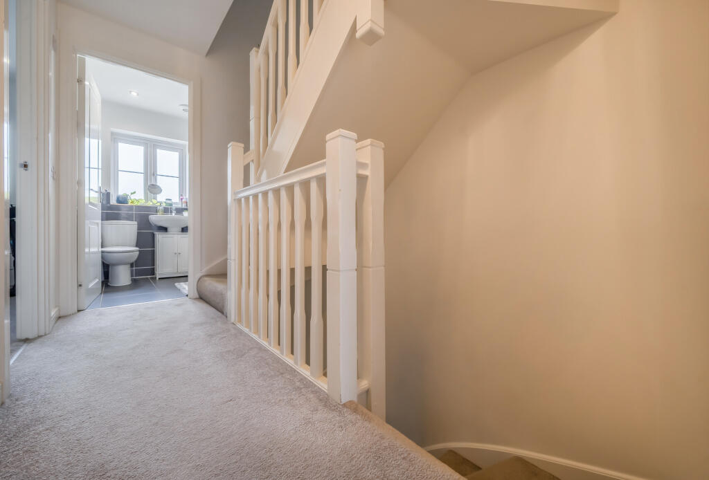 1360172-12-68e4e5...