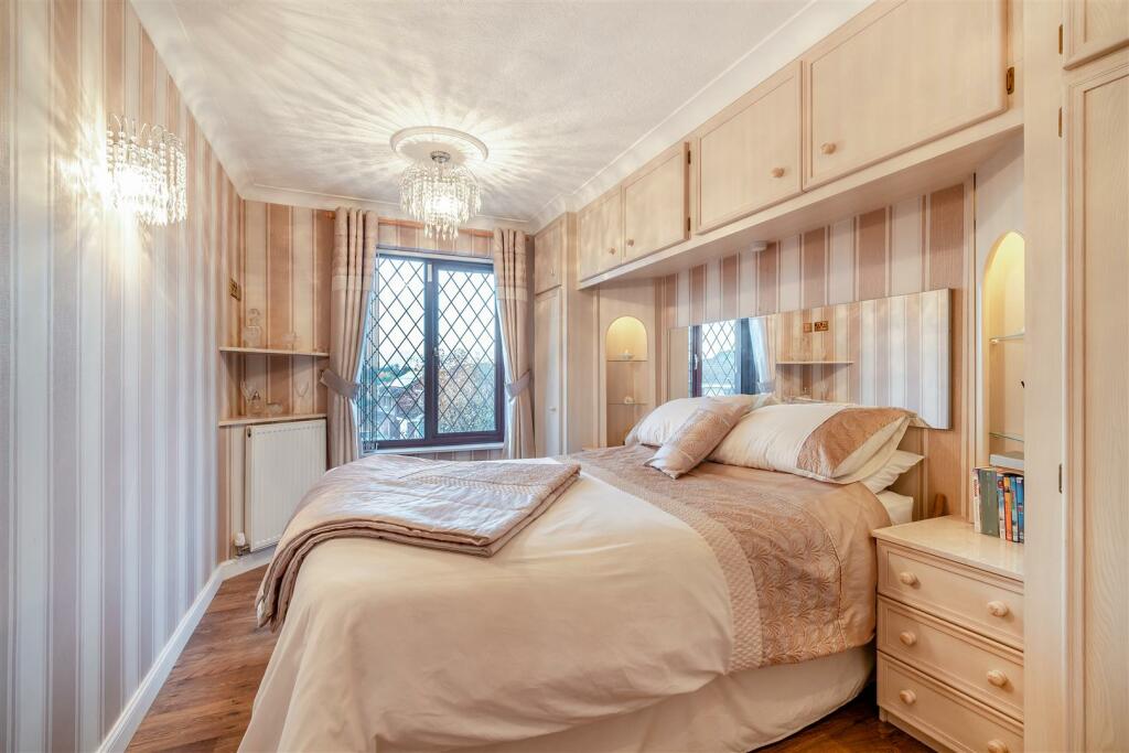 8576940-interior35.jpg