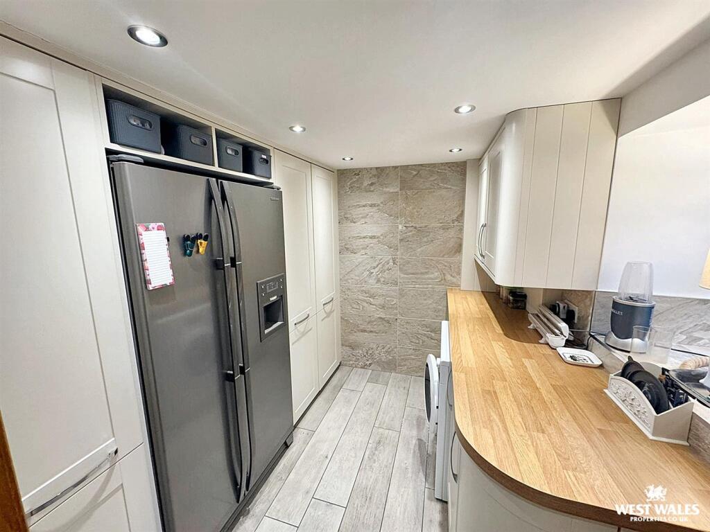 WhatsApp Image 2025-09-29 at 11.28.11 (2).jpg