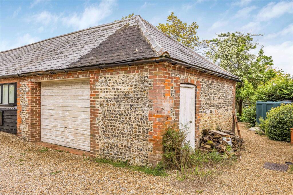 Garage/Workshop