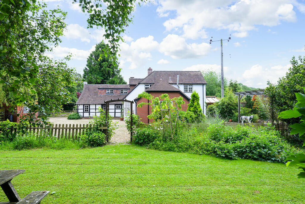 Oaklands Cottage-...